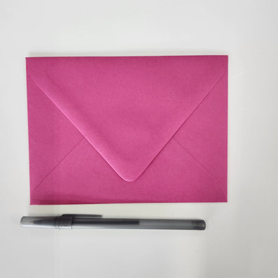 A6 Razzle Berry Envelopes 25/Package